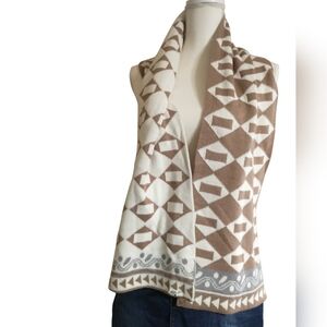 Reversible Geometric Patterned Scarf in Brown and Cream